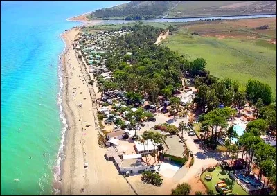 La Corse constitue un département.