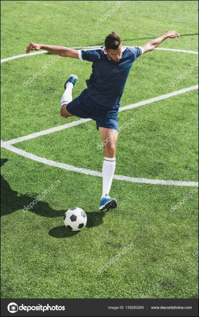 Tu as le ballon, que fais-tu ?