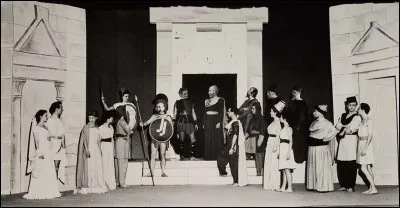 Compléter le titre de la pièce de théâtre de Jean Giraudoux : ''La guerre de Troie...''