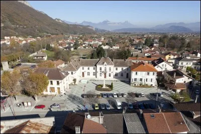 Petite ville de l'Isère, bordée par le Drac :