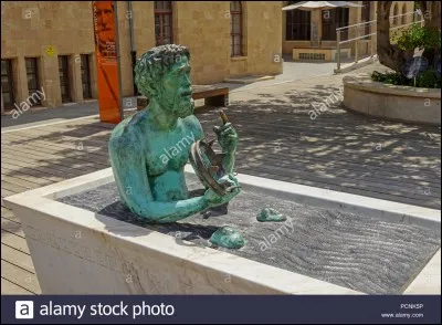 Quel savant se serait écrié « Eurêka ! », après avoir trouvé la solution à un problème ?