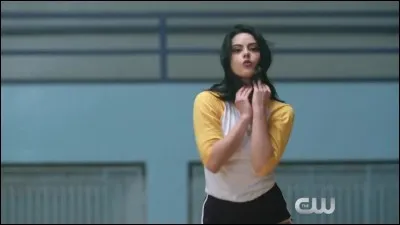 Où habitait Veronica avant de venir au Pembrooke de Riverdale ?
