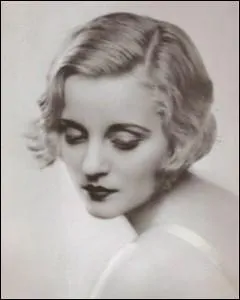 Cette actrice alabamienne a notamment jou dans Lifeboat d'Alfred Hotchcock et inspira le personnage de Cruella d'Enfer dans les 101 dalmatiens. Comment s'appelle-t-elle ?