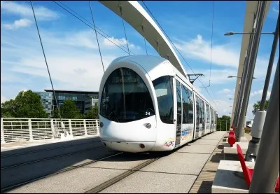 Combien de stations de tramway y a-t-il à Lyon ?