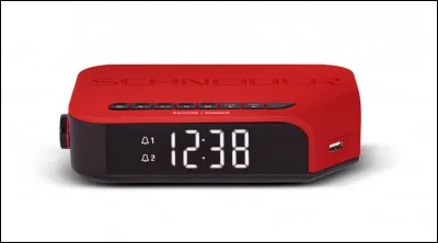 Une horloge à quartz a un système...