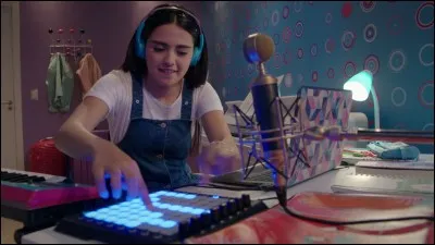 Comment s'appelle l'actrice qui joue Kally ?