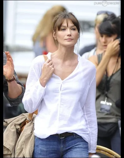 "Minuit à Paris" est un long-métrage réalisé par Woody Allen.