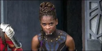 Comment se nomme la sur de Black Panther ?