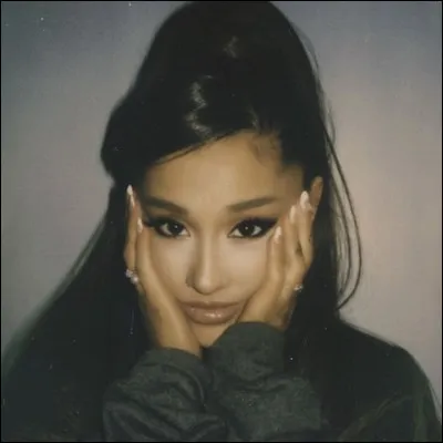 En quelle année, Ariana Grande débute-t-elle sa carrière ?