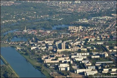 Comment appelle-t-on les habitants de Mantes-la-Jolie, dans les Yvelines ?