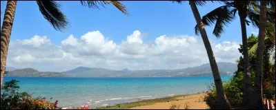 Mayotte est constituée de deux grandes îles principales : Grande-Terre et Basse-Terre.