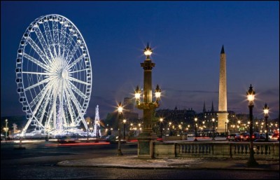 Pays : France 
Ville : Paris 
À voir : Obélisque et fontaines 
À savoir : Place de l'exécution de Marie-Antoinette. 
Quel est le nom de cette place ?