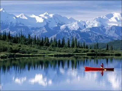 O se situe l'Alaska par rapport aux Etats-Unis ?