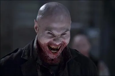 Qui incarne le shrif Eben Oleson de la ville de Barrow qui se fait attaquer par une meute de vampires dans le film '30 jours de nuit' ?