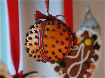 Que doit-on planter dans une orange pour obtenir une pomme d'ambre ?