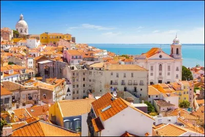 Où se situe Lisbonne ?