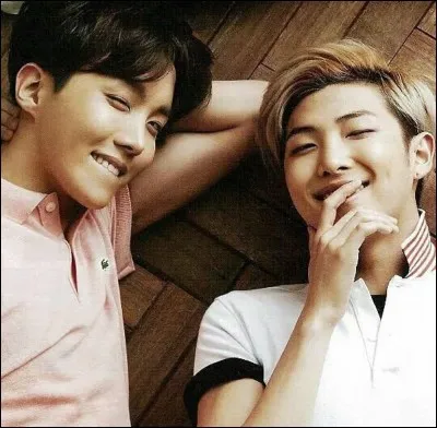 Qui a chanté "Boy Meets Evil" ?