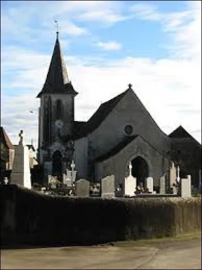 Nous terminons cette balade en Nouvelle-Aquitaine, devant l'&eacute;glise Notre-Dame-de-l'Assomption d'Ossenx. Petit village de 51 habitants, il se situe dans le d&eacute;partement ...