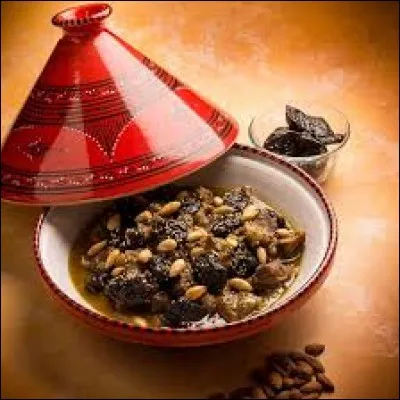 Mrouzia : tajine sucr&eacute;-sal&eacute; au mouton ou &agrave; l'agneau, accompagn&eacute; d'amandes et souvent de raisins secs.Briouate : triangle aux amandes grill&eacute;es avec de l'eau de fleur d'oranger et cannelle. Le tout envelopp&eacute; dans une feuille de brick. Quel est le pays d'origine de ces deux plats ?