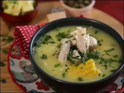 Ajiaco : soupe de pommes de terre, ma&iuml;s, avocat, cr&egrave;me &eacute;paisse et c&acirc;pres. Ceviche : fruits de mer ou poissons cuits dans une marinade et servis froids. Quel est le pays d'origine de ces deux plats ?