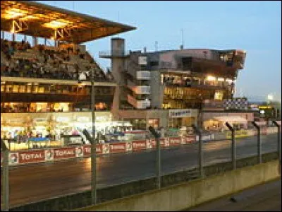 Actuellement, combien mesure le circuit au moment des 24 Heures, quand il est ouvert sur la route ?