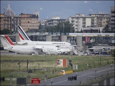 Quel explorateur et marchand de cornichons donne son nom à l'aéroport de Florence ainsi qu'à un ou deux continents ?