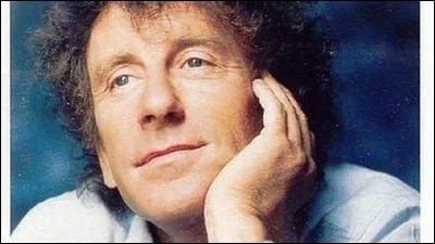 Dans la chanson ''Rame'', Alain Souchon navigue sur la Loire. Quel château n'y est donc pas cité ?