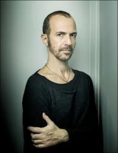 Dans quel groupe Calogero a-t-il débuté sa carrière ?