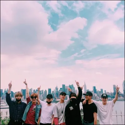 Qui a pour groupe sanguin AB ?