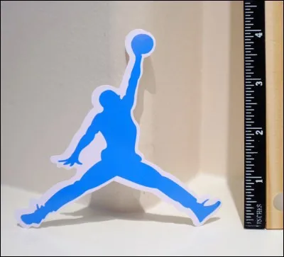 Quel est ce logo de vêtements de sport ?