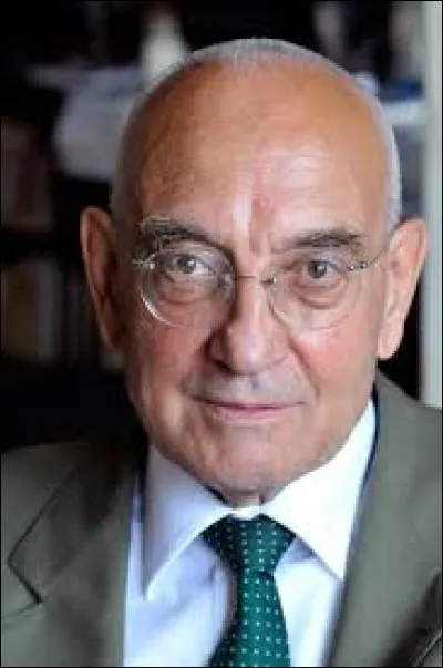 Ecrivain, auteur de nombreux romans historiques "Le Cortège des vainqueurs", "Les Rois sans visage", "Les Romains" :