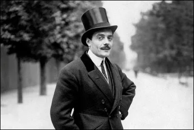 Il était, en France, l'une des plus grandes vedettes comiques du cinéma muet ; on dit que son jeu et ses inventions ont influencé la création du personnage de Charlot :