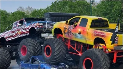 Notre camping organise plusieurs fois par an des spectacles automobiles, avec notamment ces dr&ocirc;les d'engins. Quel est leur nom ?