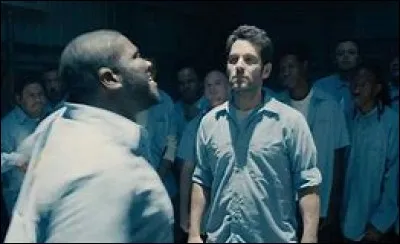 Ant-Man est un héros, mais avant il était un voleur doué. Au début du premier film, de combien d'années de prison sort-il ?