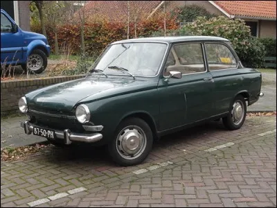 Cette voiture hollandaise, dotée d'un 2 cylindres de 844 cm3, produite entre 1966 et 1974, est une ...