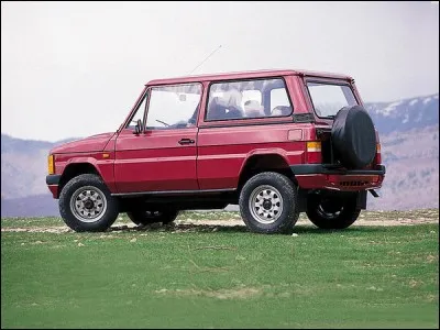 Cette voiture roumaine, produite à partir de 1980, est une ...