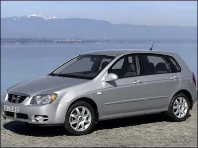 Cette berline coréenne, produite entre 2003 à 2008, est une ...