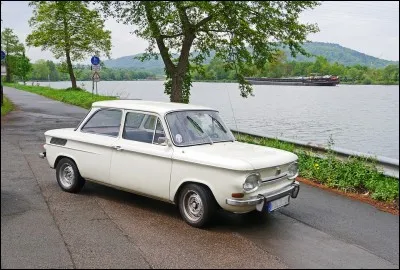 Cette voiture allemande, à propulsion arrière, produite entre 1963 et 1972, est une ...