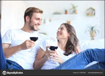 Lorsque tu vois quelqu'un qui te plait, tu :