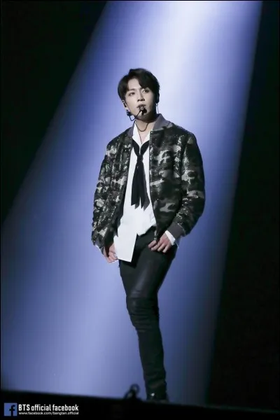 De quels instruments de musique sait-il jouer ?