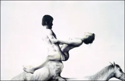 D'ailleurs qui est la mère de ses méchants centaures ?