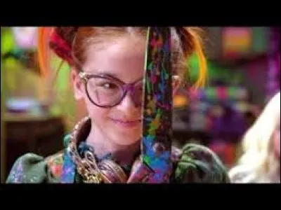 Qui est la fille qui la relooke ?