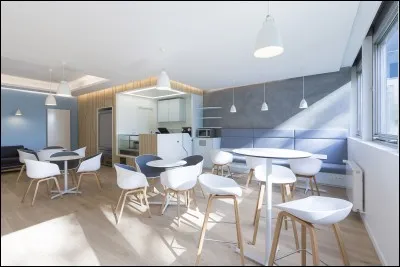 L'ensemble des professionnels de santé se retrouvent entre-eux ici, le temps d'une pause. C'est la salle de...