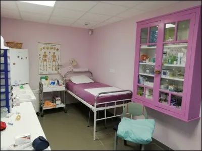 Ce médecin gère la santé des jeunes de moins de 18 ans. C'est le...