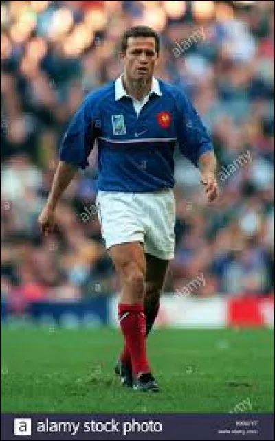 Qui est le réalisateur de "Trois places pour le 26", film de 1988 ?