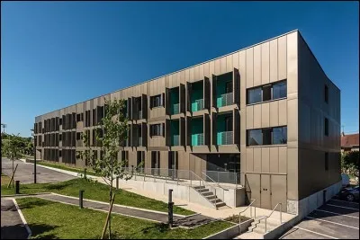 Les gendarmes disposent au sein de la caserne de leur propre...