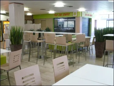 Entre deux missions, les gendarmes peuvent souffler un peu dans la...