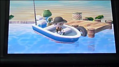 Comment s'appelle la personne qui nous emmène sur l'île paradisiaque ?