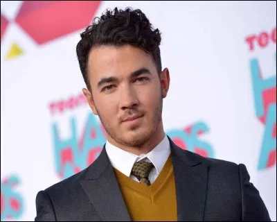 Quel âge a Kevin Jonas ?