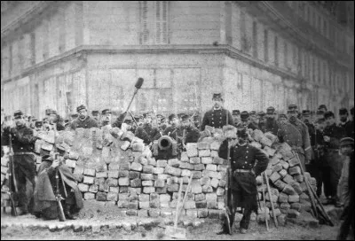 En 1871, quand la Commune de Paris, qui a permis à un gouvernement insurrectionnel de gouverner Paris, a-t-elle eu lieu ?